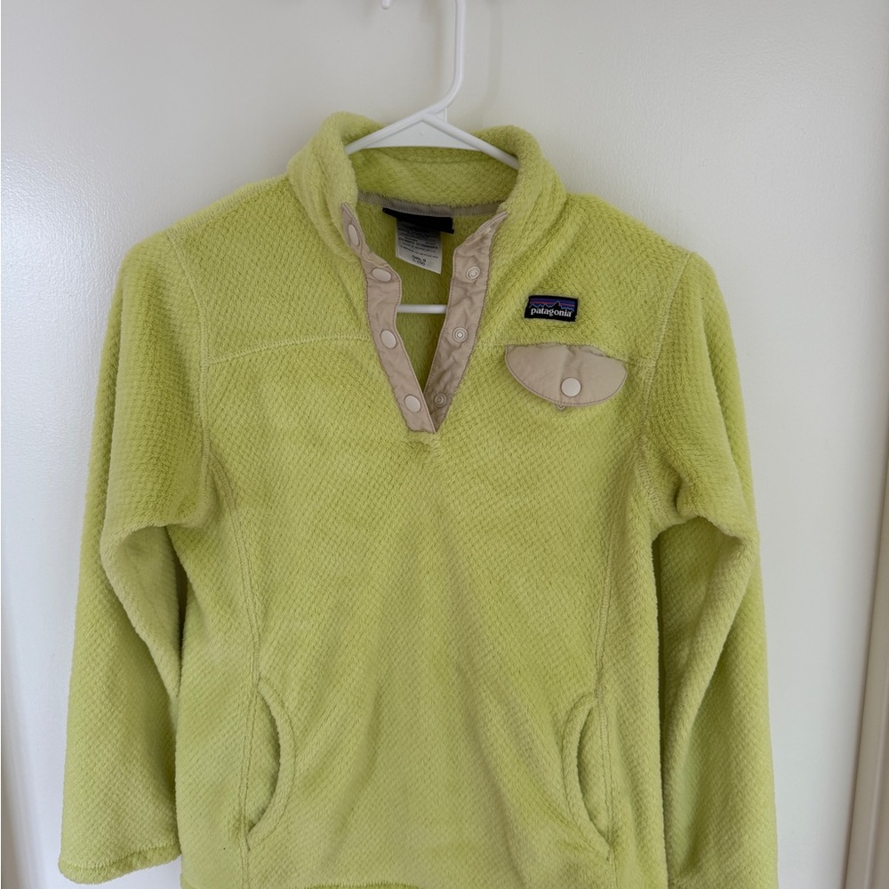 Patagonia Light Green Yellow Fleece Pullover size 12